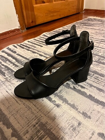 Topuklu ayakkabı - Görsel 2