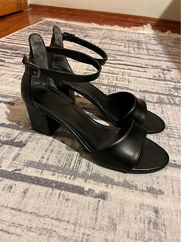 Topuklu ayakkabı - Görsel 3