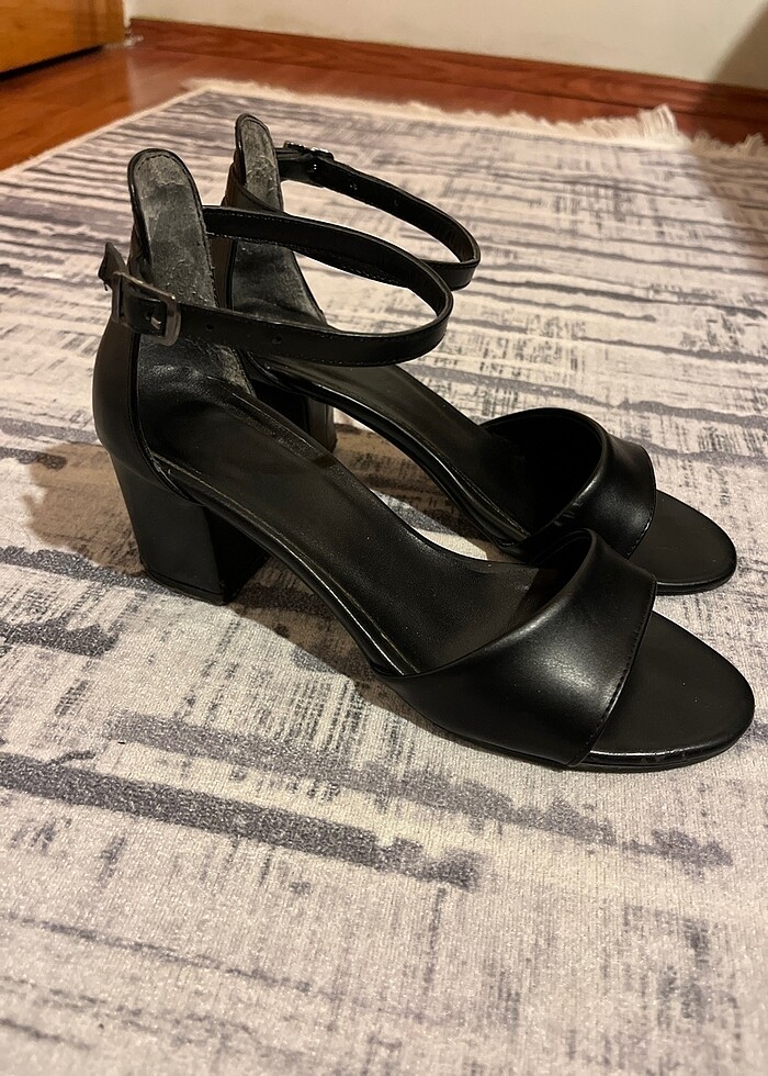 Topuklu ayakkabı - Görsel 3