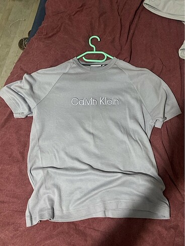 m Beden Calvin klein t-shirt