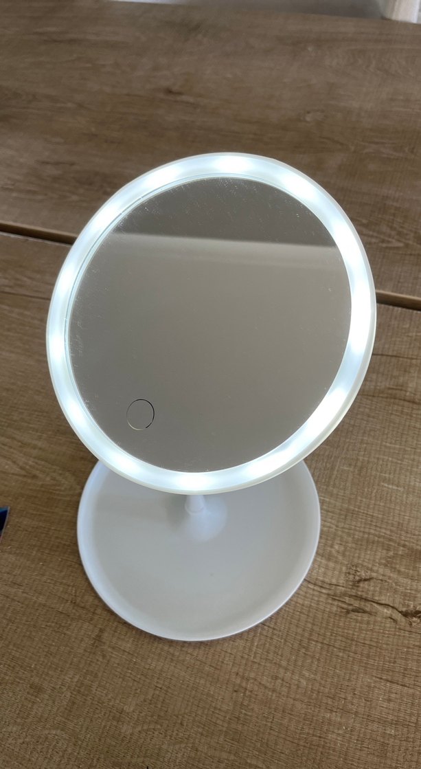 Ayarlanabilir Beyaz Masaüstü Makyaj Aynası - Görsel 2