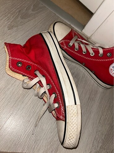 39 Beden Converse kırmızı