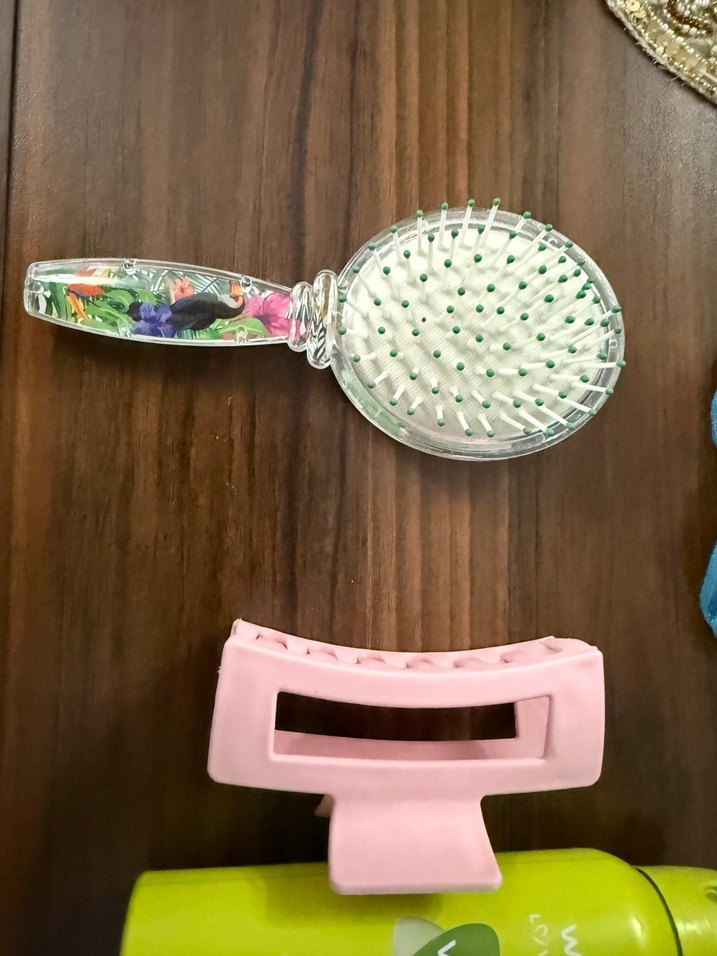 Saç Bakım Seti: Fırça, Tarak, Sprey ve Saç Bandı - Görsel 4