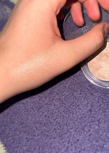 Beaulis highlighter ve wet n wild far - Görsel 3