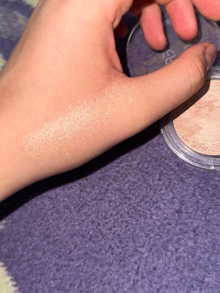 Beaulis highlighter ve wet n wild far - Görsel 3