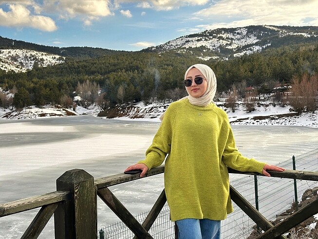 Yağ yeşili triko kazak
