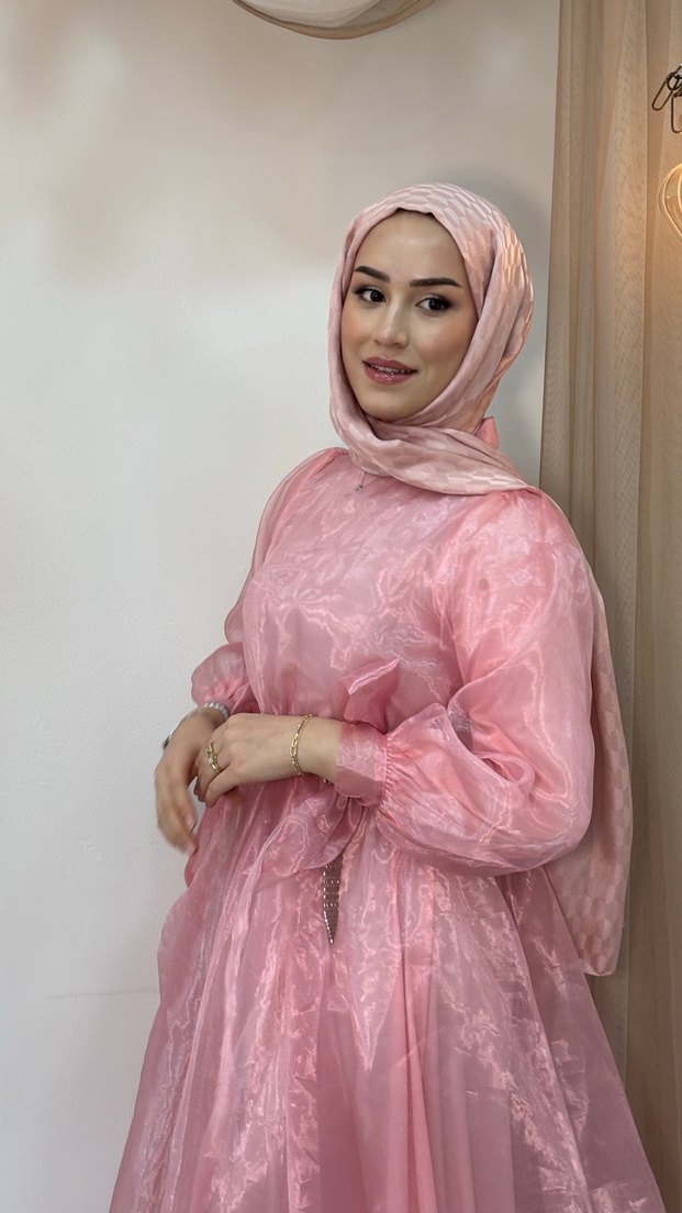 Pembe Uzun Kollu Bağlama Desenli Tesettür Abiye - Görsel 2