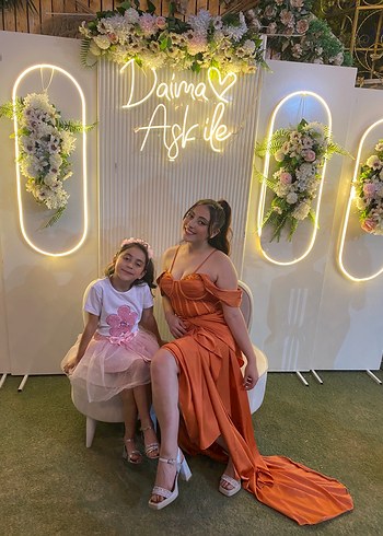 Parlak Turuncu Straplez Uzun Drapeli Abiye - Görsel 9