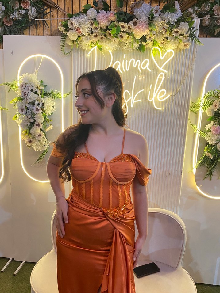 Parlak Turuncu Straplez Uzun Drapeli Abiye - Görsel 4