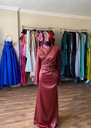 Bordo İşlemeli Uzun Kollu Abiye Elbise tesettür kuyruklu - Görsel 3