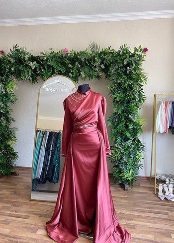 Bordo İşlemeli Uzun Kollu Abiye Elbise tesettür kuyruklu - Görsel 8