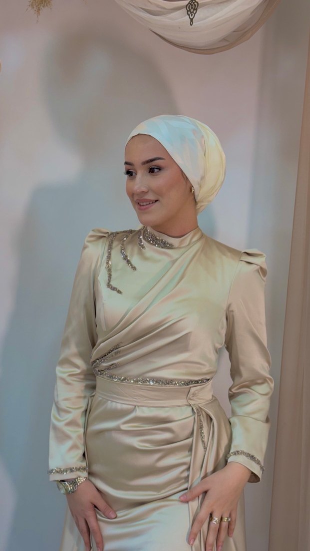 Bej Uzun Kollu V Yaka Nakışlı Abiye Elbise tesettür - Görsel 5