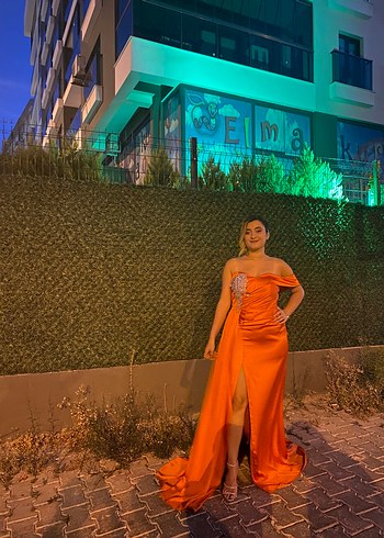 Straplez Parlak Turuncu Uzun Kadın Abiye - Görsel 6