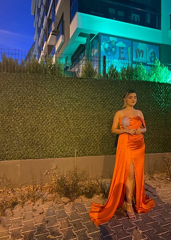 Straplez Parlak Turuncu Uzun Kadın Abiye - Görsel 11