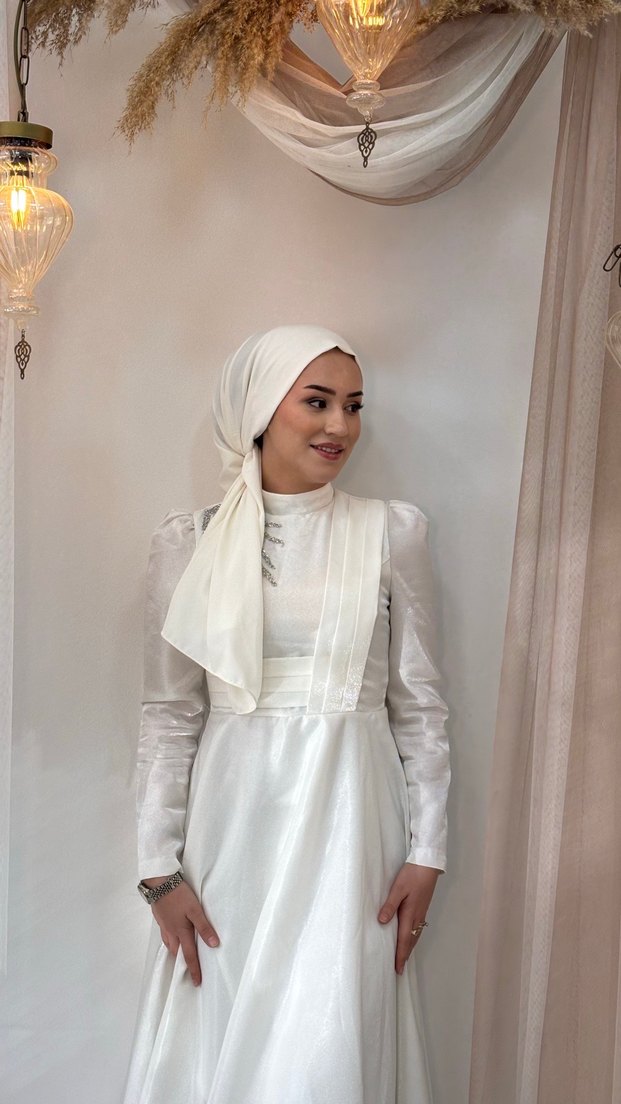 Beyaz Dökümlü Kadın nikah tesettür abiye - Görsel 2
