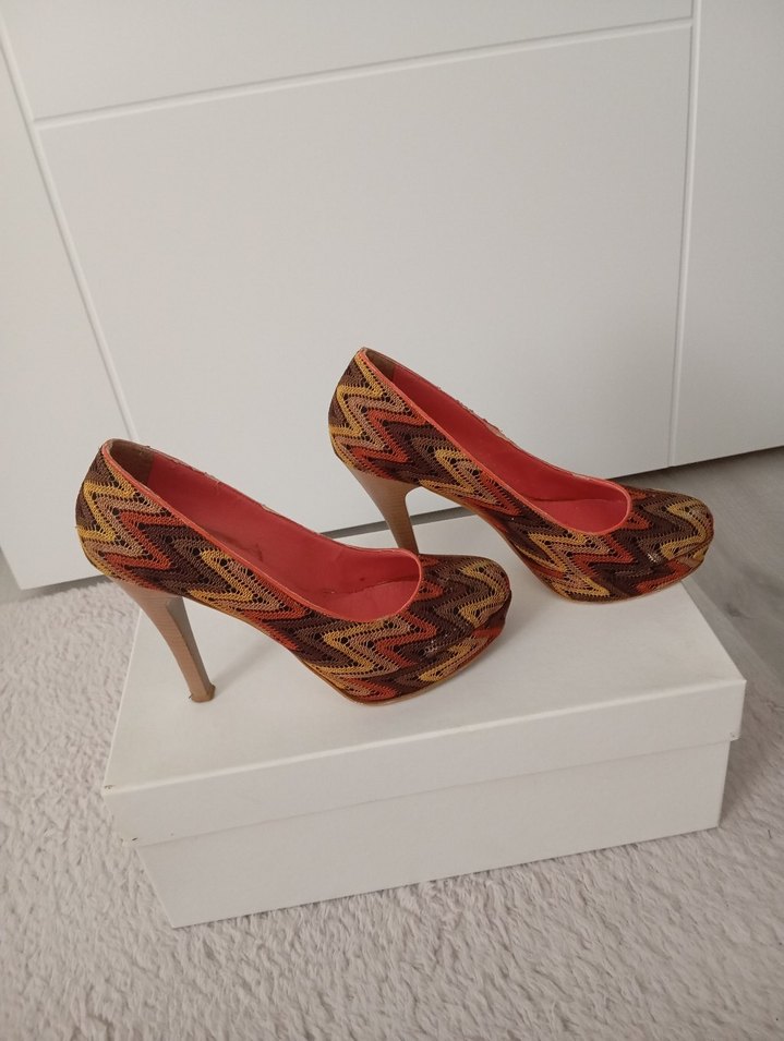 Zikzak Desenli Pastel İnce Topuklu Kadın - Görsel 3