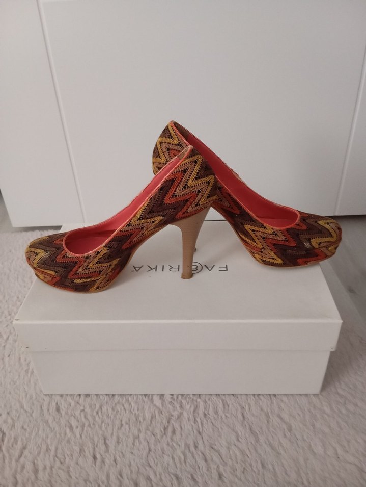 Zikzak Desenli Pastel İnce Topuklu Kadın - Görsel 2