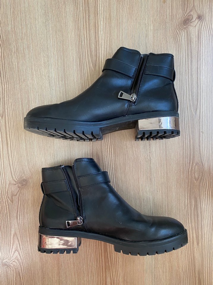 Kadın Siyah Deri Tokalı Biker Bot bershka - Görsel 2