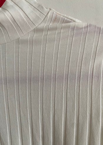 Beyaz Kadın Piliseli Yarım Boğazlı Triko - Görsel 3