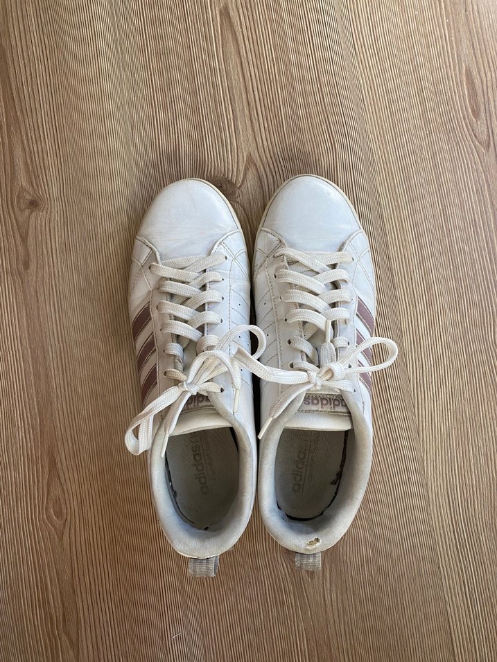 Beyaz Bağcıklı Adidas Spor Ayakkabı - Görsel 2