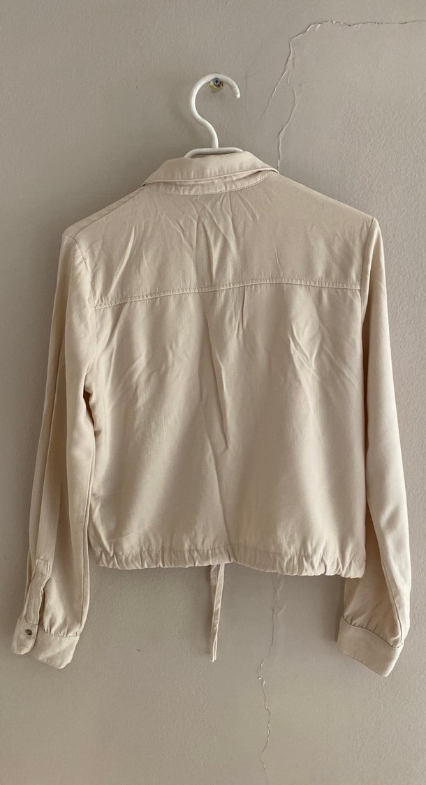 Bej Düğmeli Kadın Keten Bağlamalı Crop Gömlek - Görsel 2