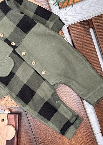 Pamuklu ekorseli düğme detaylı erkek bebek tulum - Görsel 5