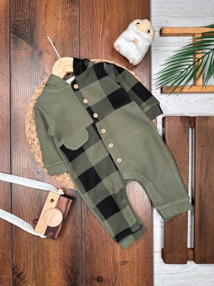 Pamuklu ekorseli düğme detaylı erkek bebek tulum - Görsel 2