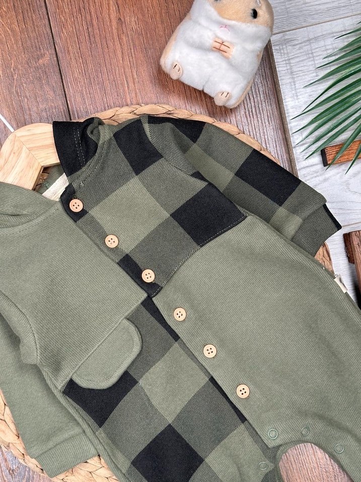 Pamuklu ekorseli düğme detaylı erkek bebek tulum - Görsel 4