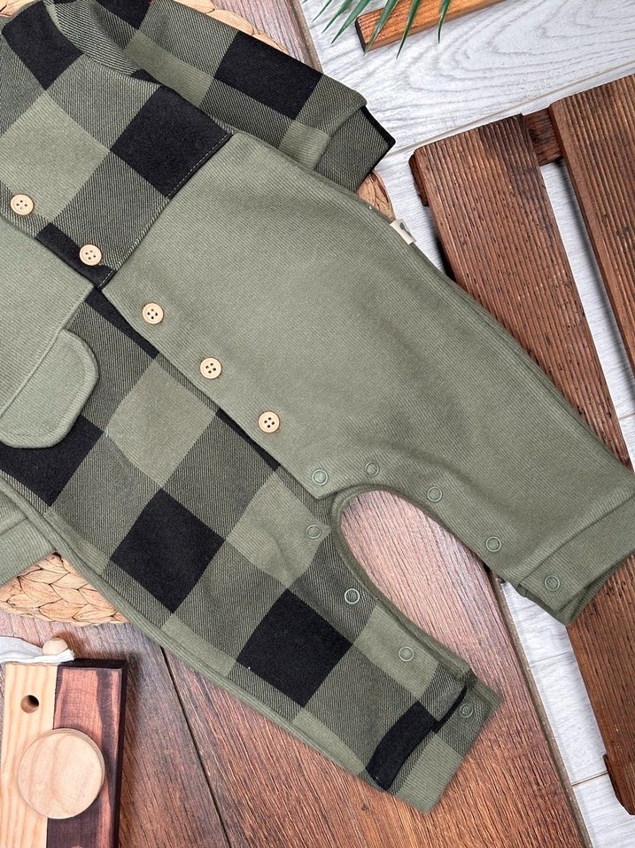 Pamuklu ekorseli düğme detaylı erkek bebek tulum - Görsel 5