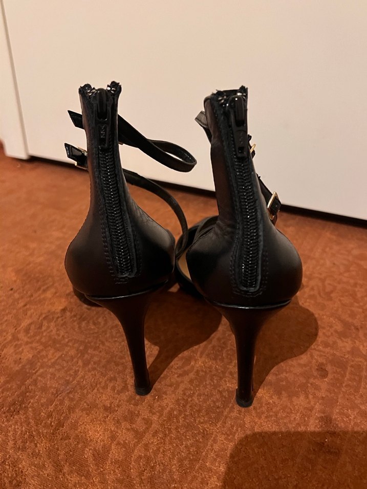 Siyah Deri Tokalı İnce Topuklu Kadın Ayakkabı - Görsel 2