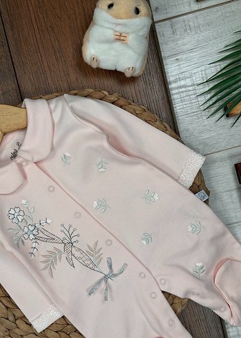 Dantel Detaylı Pembe Nakışlı Bebek Tulum - Görsel 2