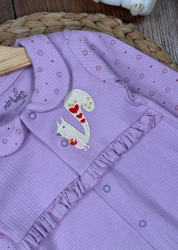Mor Nakışlı Düğmeli Bebek Kız Tulum - Görsel 2