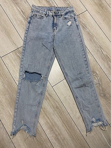 Butik yırtık jean