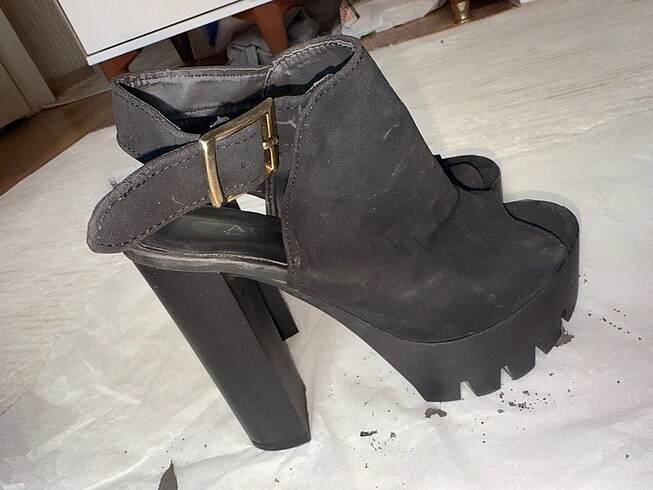 Topuklu ayakkabı - Görsel 2