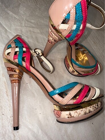 Topuklı sandalet - Görsel 2