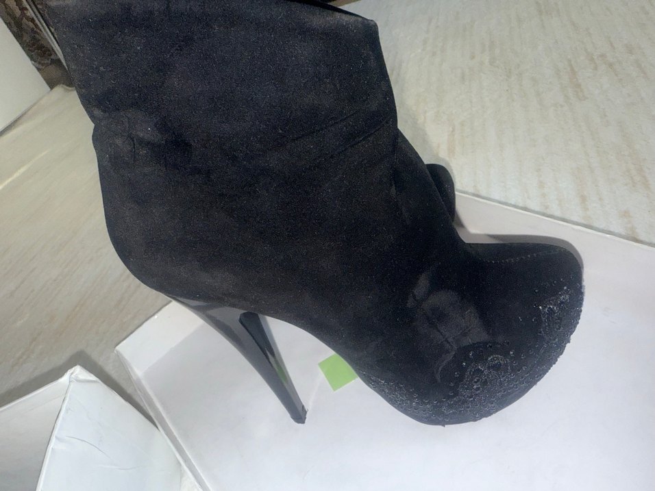 Siyah Süet Nakışlı Stiletto Topuklu Bot - Görsel 4