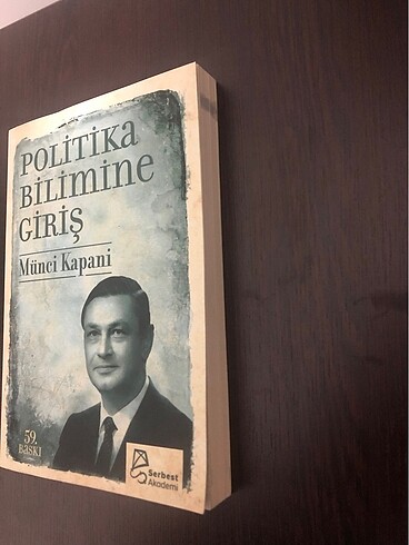Politika Bilimine Giriş - Münci Kapani
