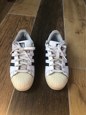 37,5 Beden Adidas Superstar Kadın Ayakkabısı