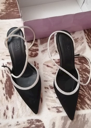 39 Beden Stiletto Topuklu Siyah Yılan Desenli Kadın Ayakkabı