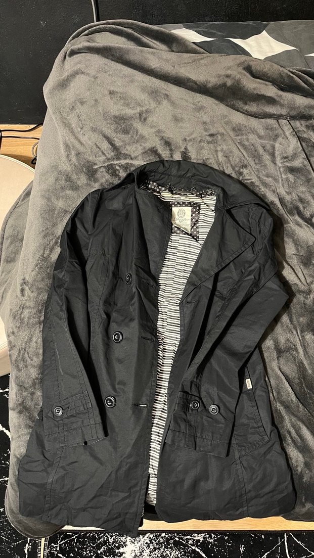 Düğmeli Siyah  uzun ceket - Görsel 2