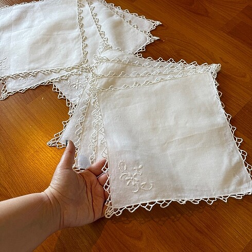 8 adet işlemeli kumaş peçete