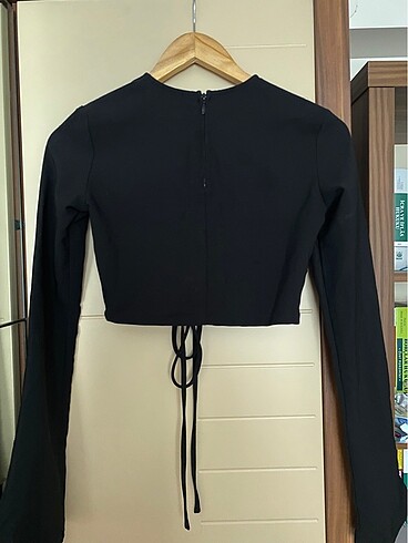34 Beden siyah Renk H&m dekolteli crop
