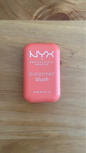 Nyx buttermelt blush 04