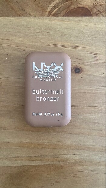Nyx buttermelt bronzer02