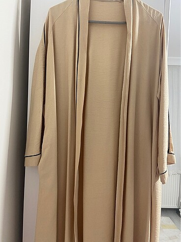 Bej Kimono