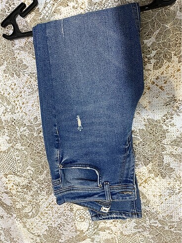 MOM JEAN