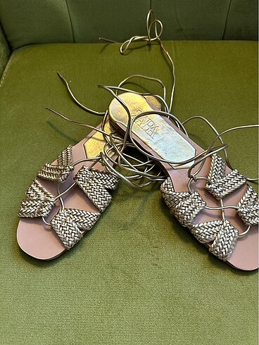 Zara gold sandalet 40 numara (39 gibi)