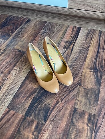 39 Beden 39 numara Nine West dolgu topuk