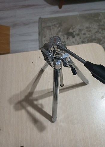 Gri renkli tripod HECTOR