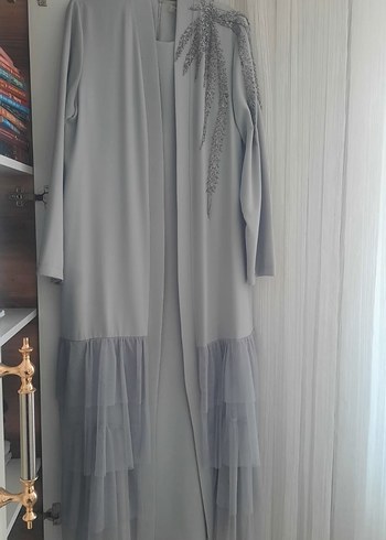 Gri İşlemeli Uzun Kadın Abaya takım